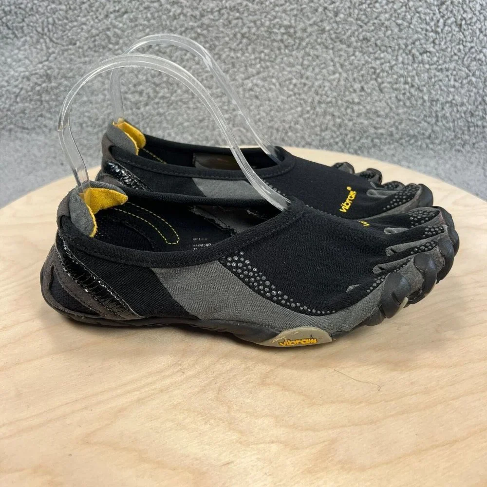 Vibram FiveFingers Womens Size 40 (8.5-9) Barefoot Running Shoes Outdoor Hiking